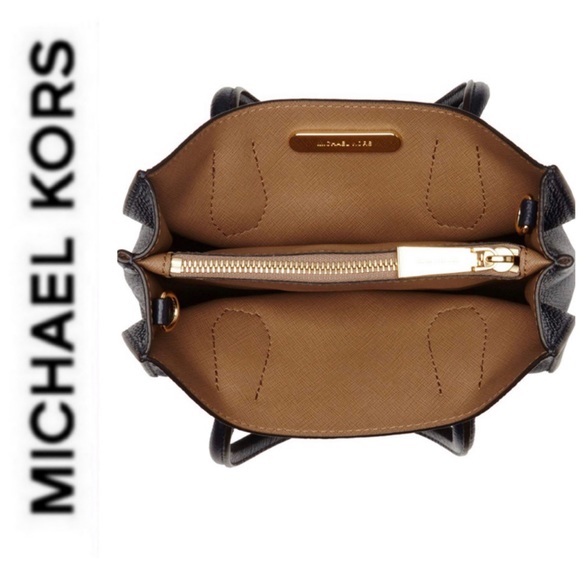 NWT authentic MK genuine leather Mercer messenger - Picture 5 of 7